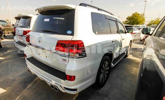 Buy Import Toyota Land Cruiser White Car in Import - Dubai in Bagmati Buy Import Toyota Land Cruiser White Car in Import - Dubai in Bagmati