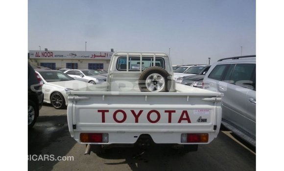 Buy Import Toyota Land Cruiser White Car in Import - Dubai in Bagmati Buy Import Toyota Land Cruiser White Car in Import - Dubai in Bagmati