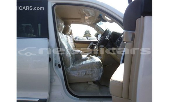 Buy Import Toyota Land Cruiser White Car in Import - Dubai in Bagmati Buy Import Toyota Land Cruiser White Car in Import - Dubai in Bagmati