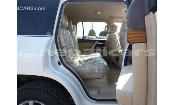 Buy Import Toyota Land Cruiser White Car in Import - Dubai in Bagmati Buy Import Toyota Land Cruiser White Car in Import - Dubai in Bagmati