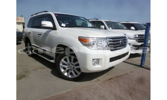 Buy Import Toyota Land Cruiser White Car in Import - Dubai in Bagmati Buy Import Toyota Land Cruiser White Car in Import - Dubai in Bagmati