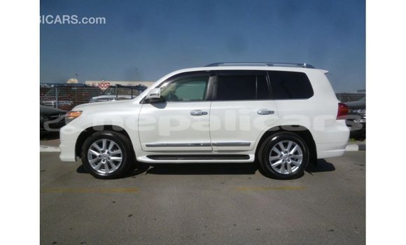 Buy Import Toyota Land Cruiser White Car in Import - Dubai in Bagmati Buy Import Toyota Land Cruiser White Car in Import - Dubai in Bagmati