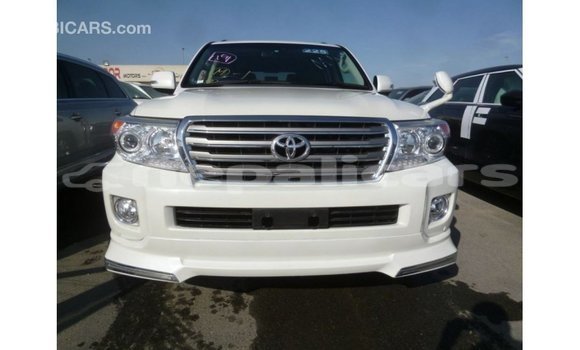 Buy Import Toyota Land Cruiser White Car in Import - Dubai in Bagmati Buy Import Toyota Land Cruiser White Car in Import - Dubai in Bagmati