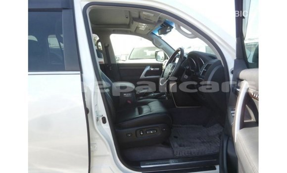 Buy Import Toyota Land Cruiser White Car in Import - Dubai in Bagmati Buy Import Toyota Land Cruiser White Car in Import - Dubai in Bagmati