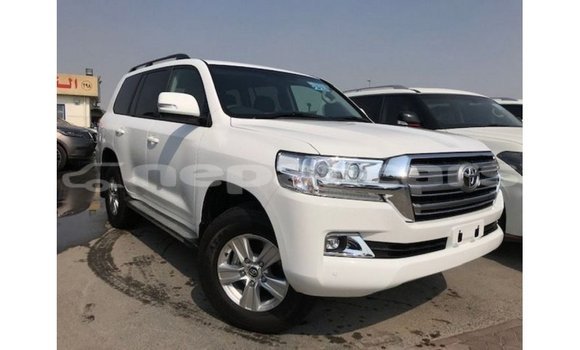 Buy Import Toyota Land Cruiser White Car in Import - Dubai in Bagmati Buy Import Toyota Land Cruiser White Car in Import - Dubai in Bagmati