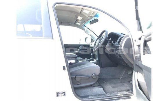 Buy Import Toyota Land Cruiser White Car in Import - Dubai in Bagmati Buy Import Toyota Land Cruiser White Car in Import - Dubai in Bagmati