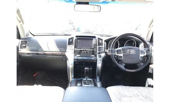 Buy Import Toyota Land Cruiser White Car in Import - Dubai in Bagmati Buy Import Toyota Land Cruiser White Car in Import - Dubai in Bagmati