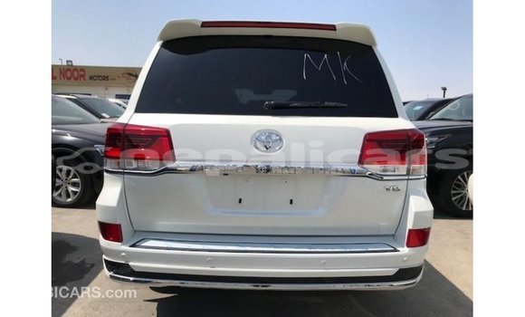 Buy Import Toyota Land Cruiser White Car in Import - Dubai in Bagmati Buy Import Toyota Land Cruiser White Car in Import - Dubai in Bagmati