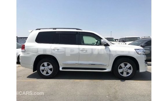 Buy Import Toyota Land Cruiser White Car in Import - Dubai in Bagmati Buy Import Toyota Land Cruiser White Car in Import - Dubai in Bagmati