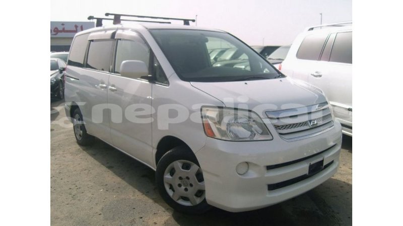 Big with watermark toyota noah bagmati import dubai 2447