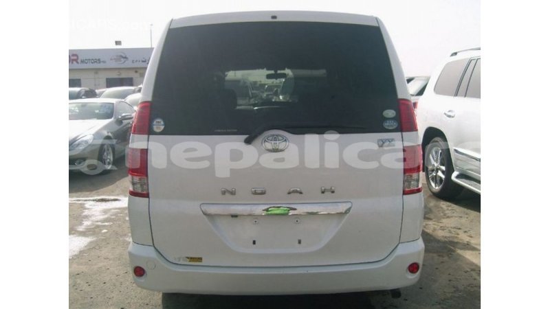 Big with watermark toyota noah bagmati import dubai 2447