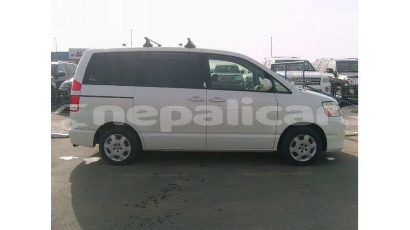 Big with watermark toyota noah bagmati import dubai 2447
