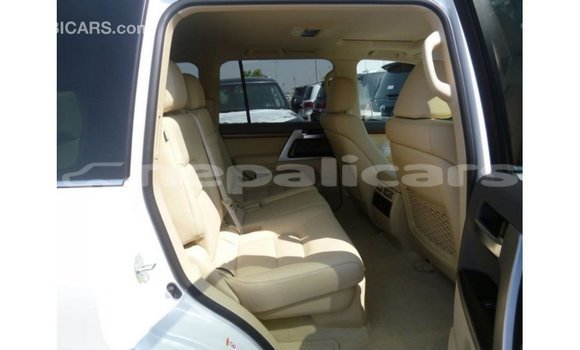 Buy Import Toyota Land Cruiser White Car in Import - Dubai in Bagmati Buy Import Toyota Land Cruiser White Car in Import - Dubai in Bagmati