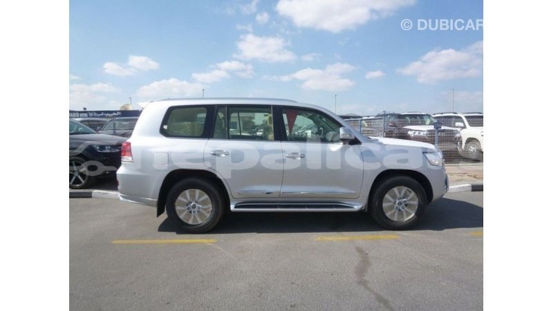Big with watermark toyota land cruiser bagmati import dubai 2500