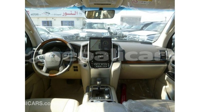 Big with watermark toyota land cruiser bagmati import dubai 2501