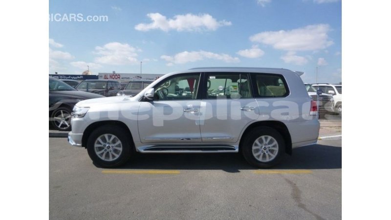 Big with watermark toyota land cruiser bagmati import dubai 2501