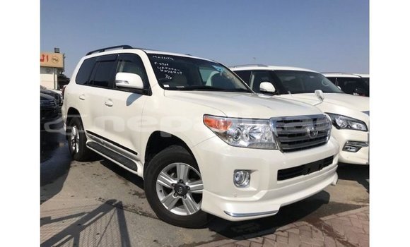 Buy Import Toyota Land Cruiser White Car in Import - Dubai in Bagmati Buy Import Toyota Land Cruiser White Car in Import - Dubai in Bagmati