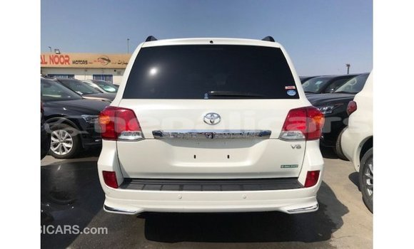 Buy Import Toyota Land Cruiser White Car in Import - Dubai in Bagmati Buy Import Toyota Land Cruiser White Car in Import - Dubai in Bagmati