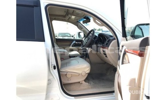 Buy Import Toyota Land Cruiser White Car in Import - Dubai in Bagmati Buy Import Toyota Land Cruiser White Car in Import - Dubai in Bagmati