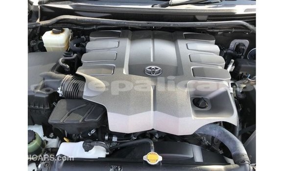 Buy Import Toyota Land Cruiser White Car in Import - Dubai in Bagmati Buy Import Toyota Land Cruiser White Car in Import - Dubai in Bagmati