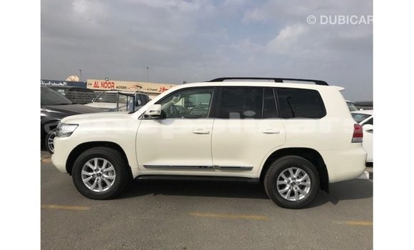Buy Import Toyota Land Cruiser White Car in Import - Dubai in Bagmati Buy Import Toyota Land Cruiser White Car in Import - Dubai in Bagmati