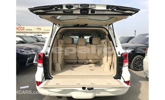 Buy Import Toyota Land Cruiser White Car in Import - Dubai in Bagmati Buy Import Toyota Land Cruiser White Car in Import - Dubai in Bagmati