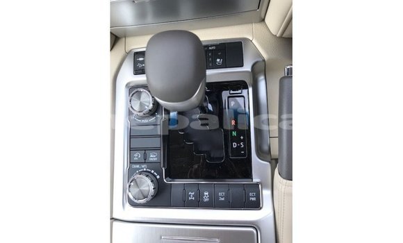 Buy Import Toyota Land Cruiser White Car in Import - Dubai in Bagmati Buy Import Toyota Land Cruiser White Car in Import - Dubai in Bagmati