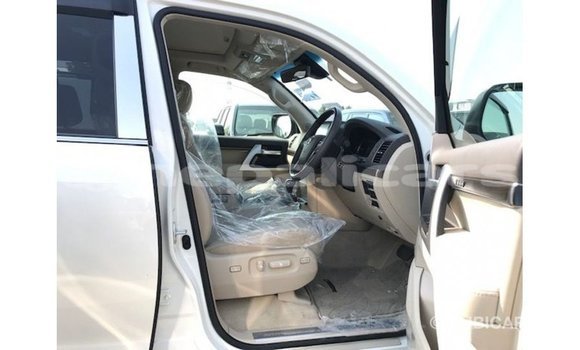 Buy Import Toyota Land Cruiser White Car in Import - Dubai in Bagmati Buy Import Toyota Land Cruiser White Car in Import - Dubai in Bagmati