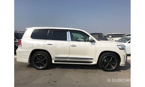 Buy Import Toyota Land Cruiser White Car in Import - Dubai in Bagmati Buy Import Toyota Land Cruiser White Car in Import - Dubai in Bagmati