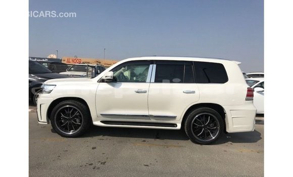 Buy Import Toyota Land Cruiser White Car in Import - Dubai in Bagmati Buy Import Toyota Land Cruiser White Car in Import - Dubai in Bagmati