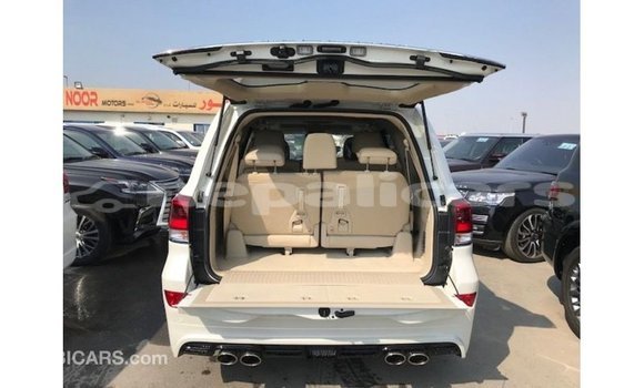 Buy Import Toyota Land Cruiser White Car in Import - Dubai in Bagmati Buy Import Toyota Land Cruiser White Car in Import - Dubai in Bagmati