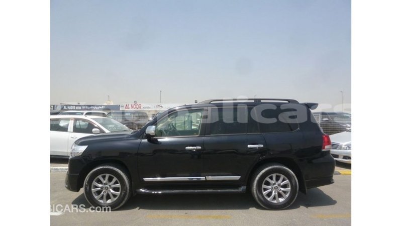 Big with watermark toyota land cruiser bagmati import dubai 2551