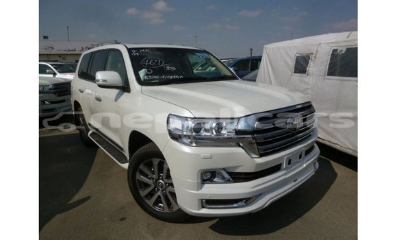 Buy Import Toyota Land Cruiser White Car in Import - Dubai in Bagmati Buy Import Toyota Land Cruiser White Car in Import - Dubai in Bagmati