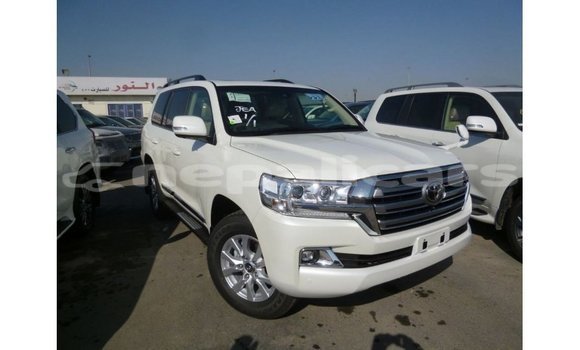 Buy Import Toyota Land Cruiser White Car in Import - Dubai in Bagmati Buy Import Toyota Land Cruiser White Car in Import - Dubai in Bagmati