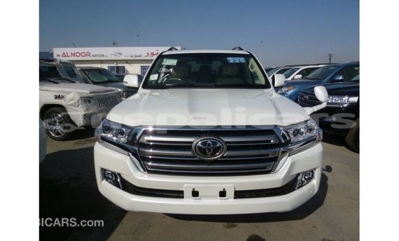 Buy Import Toyota Land Cruiser White Car in Import - Dubai in Bagmati Buy Import Toyota Land Cruiser White Car in Import - Dubai in Bagmati