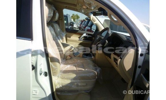 Buy Import Toyota Land Cruiser White Car in Import - Dubai in Bagmati Buy Import Toyota Land Cruiser White Car in Import - Dubai in Bagmati