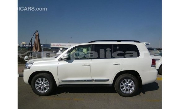 Buy Import Toyota Land Cruiser White Car in Import - Dubai in Bagmati Buy Import Toyota Land Cruiser White Car in Import - Dubai in Bagmati