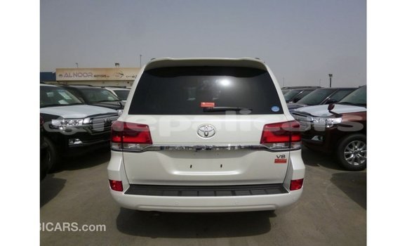 Buy Import Toyota Land Cruiser White Car in Import - Dubai in Bagmati Buy Import Toyota Land Cruiser White Car in Import - Dubai in Bagmati