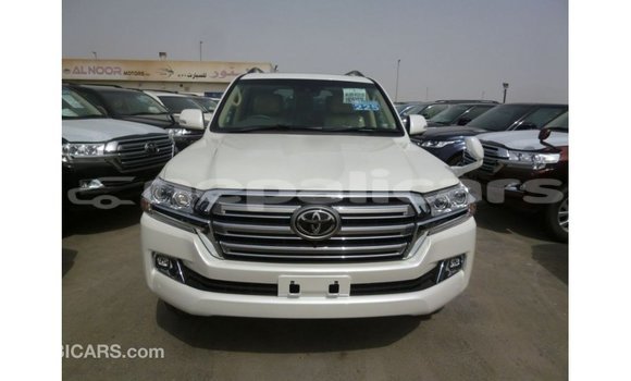 Buy Import Toyota Land Cruiser White Car in Import - Dubai in Bagmati Buy Import Toyota Land Cruiser White Car in Import - Dubai in Bagmati