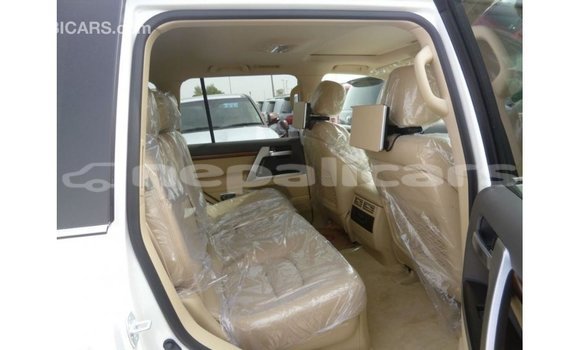 Buy Import Toyota Land Cruiser White Car in Import - Dubai in Bagmati Buy Import Toyota Land Cruiser White Car in Import - Dubai in Bagmati