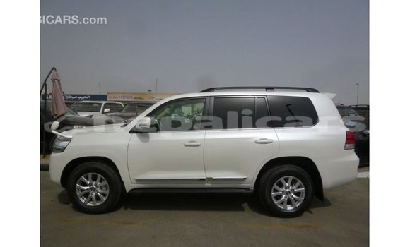 Buy Import Toyota Land Cruiser White Car in Import - Dubai in Bagmati Buy Import Toyota Land Cruiser White Car in Import - Dubai in Bagmati