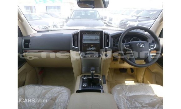 Buy Import Toyota Land Cruiser White Car in Import - Dubai in Bagmati Buy Import Toyota Land Cruiser White Car in Import - Dubai in Bagmati