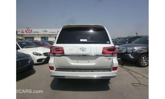 Buy Import Toyota Land Cruiser White Car in Import - Dubai in Bagmati Buy Import Toyota Land Cruiser White Car in Import - Dubai in Bagmati