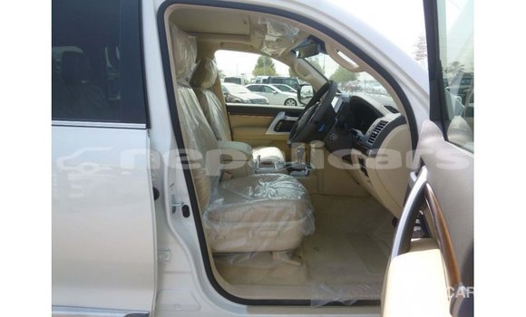 Buy Import Toyota Land Cruiser White Car in Import - Dubai in Bagmati Buy Import Toyota Land Cruiser White Car in Import - Dubai in Bagmati