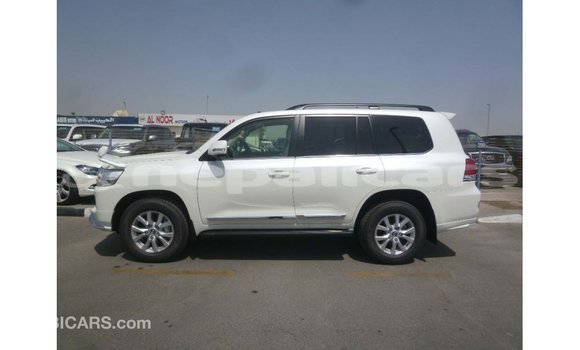 Buy Import Toyota Land Cruiser White Car in Import - Dubai in Bagmati Buy Import Toyota Land Cruiser White Car in Import - Dubai in Bagmati