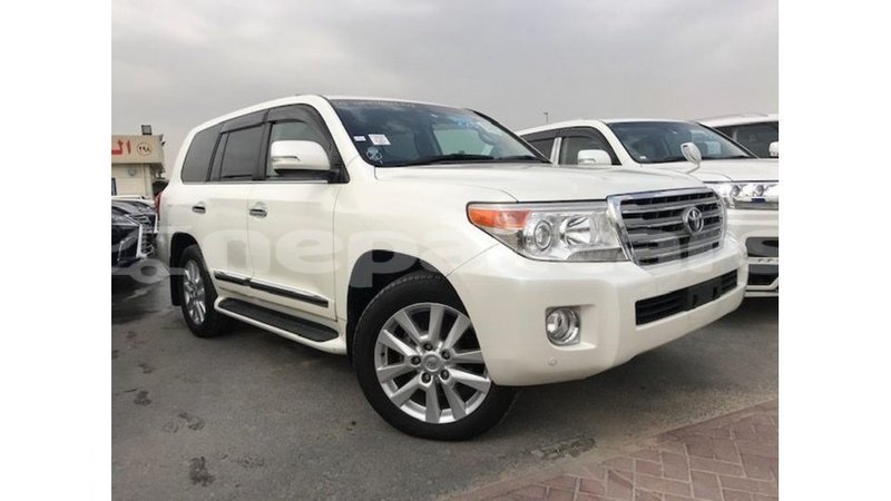 Big with watermark toyota land cruiser bagmati import dubai 2580
