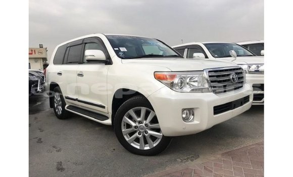 Buy Import Toyota Land Cruiser White Car in Import - Dubai in Bagmati Buy Import Toyota Land Cruiser White Car in Import - Dubai in Bagmati