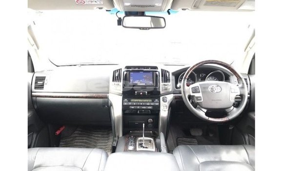 Buy Import Toyota Land Cruiser White Car in Import - Dubai in Bagmati Buy Import Toyota Land Cruiser White Car in Import - Dubai in Bagmati