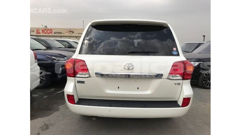Big with watermark toyota land cruiser bagmati import dubai 2580
