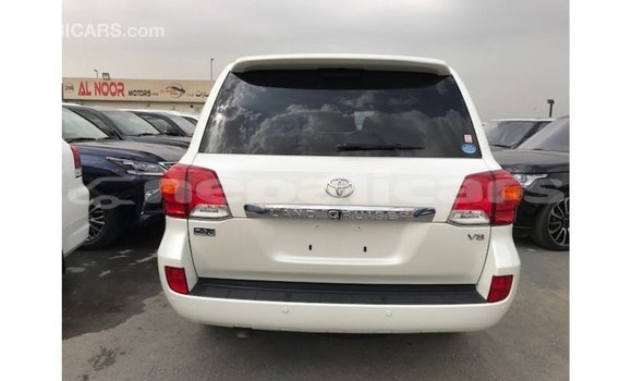 Buy Import Toyota Land Cruiser White Car in Import - Dubai in Bagmati Buy Import Toyota Land Cruiser White Car in Import - Dubai in Bagmati